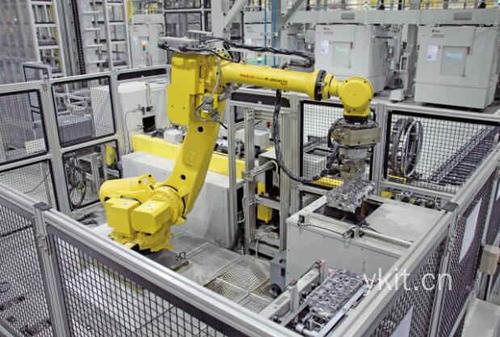 工业机器人开启机加工新局面-惠民县机械传动-英格索兰空压机